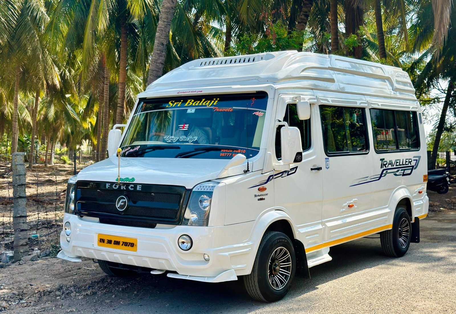 Tempo traveler 18 seater (24/KM)